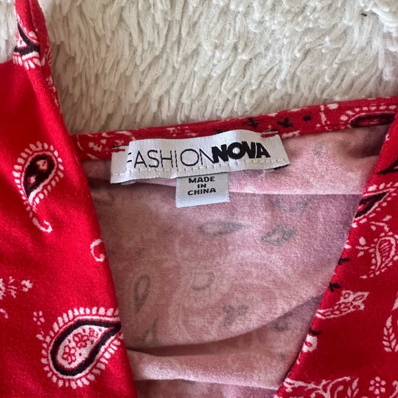 Fashion nova Cross over (L) - Picture 2 of 2